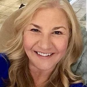 Meet your Posher, Suzanne